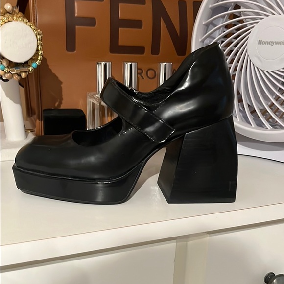 Jeffrey Campbell Black Platform Mary Jane Shoes - Picture 1 of 1